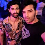Paras Chhabra Instagram - It was an amazing night with the team KARNA SANGINI.. we work hard and then party harder.... Love you guys... And now it's time to rise.... @ambujmathur1 @aashimgulati @kinshukvaidya54 @ravneetk_official @tejasswiprakash @thesushantmarya @rehaanroyofficial @devvrat_dc @sayantanighosh0609 @realrandheer #positive #positivevibes #actors #party #karnasangini #duryodhan #karna #bhanumati #urvi #arjun #mytho #starplus #9october #7pm #mahabharat #begins