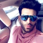 Paras Chhabra Instagram - What you tell yourself everyday with either lift you UP or tear you DOWN.... 🤘😎 #paraschhabra #mtv #splitsvilla #king #ruthless #attitude #strong #happylife #enjoy #swag #swagger #shrug #pink #audi #shades #siliguri #teji #badhobahu #jattasingh #instagram #instapic #instashot #pictures #pics #selfie #illuminated #rising