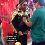 Paras Chhabra Instagram - This is how we role on badho bahu set @rytash @ashimaaahmed #jattasingh #jatta #teji #badhobahu #superman #sardar #sikh #disco #dancer #bhangra #mtv #splistvilla #ruthless #king #swagger #insta #instapic #instagram