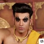 Paras Chhabra Instagram - Ok i should have posted this on saturday and sunday but today i have noticed it.. watch #kaalketu Thank you @starplus #aarambh #video #videobites #bites #videodiary #starplus #kaalketu #paraschhabra #shapeshifter #eyemakeup #sexy #hollywood #fantasy #stories #instagram #instashot #instavideo