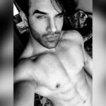 Paras Chhabra Instagram - Khao piyo aur aish karo dosto... abs mein kuch nahi rakha... ✌️😈 #fuckdiet #nodiet #eat #eatwhatever #want #abs #body #bodyhorlics #instashot #instapic #ruthless #king #splistvilla #mtv #photography #photographs #pics #pictures #diet #swag #illuminati #owl #666 #legit Viiking Trance Fitness