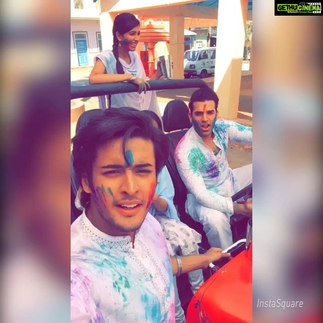 Paras Chhabra Instagram - Happy Holi π¦ππ Holi on set is fun #badhobahu #paraschhabra #teji #celebrity #ruthless #rising #mtv #colours #splistvilla #king #instapic #instagram #instashot #instavideo #swag #swagger #dapper