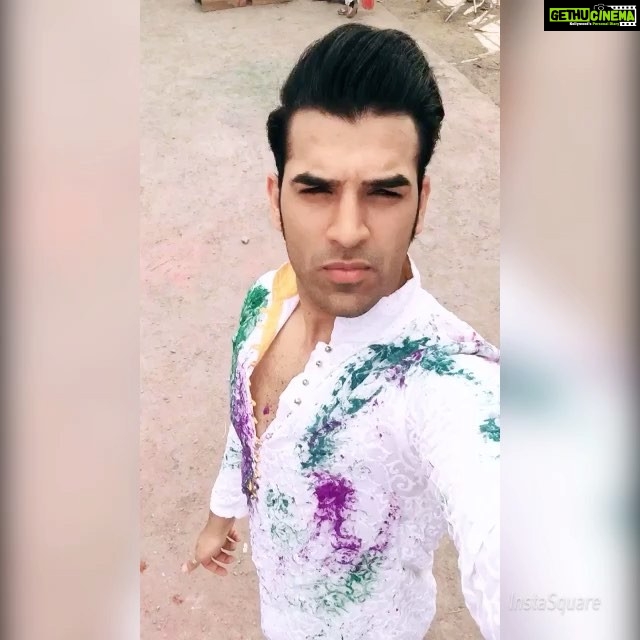 Paras Chhabra Instagram - Happy Holi π¦ππ Holi on set is fun #badhobahu #paraschhabra #teji #celebrity #ruthless #rising #mtv #colours #splistvilla #king #instapic #instagram #instashot #instavideo #swag #swagger #dapper