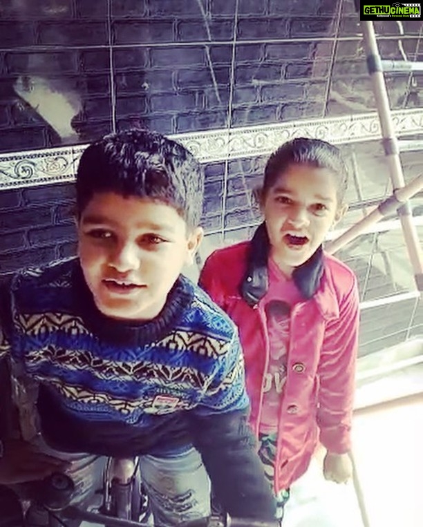 Paras Chhabra Instagram - Family love.... bhatija (Atharv) and bhatiji (Agrima) Fan of my dialogue.. Naam hai teji kar deta hun sabko crajee π€π #badobahu #tejinder #teji #oneeye #illuminati #owl #family #love #fan #celebs @celebrity #mtv #splitsvilla #&tv #paraschhabra