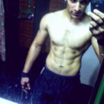 Paras Chhabra Instagram - Focus 🤓 #workout #abs #mtv #king #norelationshit #cleandiet #extrarun #addiction #greensalad #vegetarian #nosteroids Vikaspuri new delhi