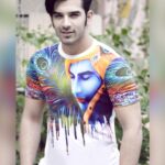 Paras Chhabra Instagram - If you want this beautiful Krishna printed tee... Dm @iamdavebanerjee Price:- 699/- #harekrishna #mtv #splitsvilla8 #paraschhabra #bestoftheday #mtvsplitsvilla8 #celebrities #celebritiesofinstagram #celebritieswelove #celebrity #cute #famous #hollywood #inspired #likes #love #models #mustfollow #one #photoshoot #picoftheday #shouldfollow #star #style #superstar #instago #norelationshit #harharmahadev #radheradhe Indira Gandhi Domestic Airport, Terminal 1D, New Delhi
