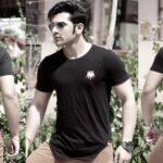Paras Chhabra Instagram - Loving these Racerback Tees from Fugazee.They have changed the street style game completely in India. Check them out for some rad street fashion for men.Follow them @fugazeeinc #fugazee #harekrishna #mtv #splitsvilla8 #paraschhabra #bestoftheday #mtvsplitsvilla8 #celebrities #celebritiesofinstagram #celebritieswelove #celebrity #cute #famous #hollywood #inspired #likes #love #models #mustfollow #one #photoshoot #picoftheday #shouldfollow #star #style #superstar #instago #norelationshit #harharmahadev #radheradhe