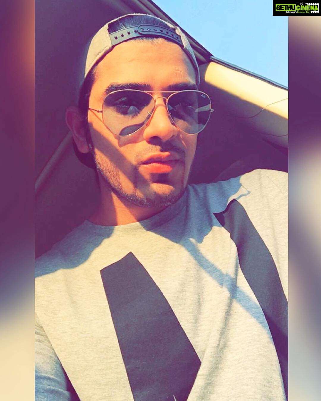 Paras Chhabra Instagram - I know when that hotline bling 😍☎️ it can only mean one thing☝😈 #harekrishna #mtv #splitsvilla8 #paraschhabra #bestoftheday #mtvsplitsvilla8 #celebrities #celebritiesofinstagram #celebritieswelove #illuminati #celebrity #cute #famous #hollywood #inspired #likes #love #models #mustfollow #one #photoshoot #picoftheday #shouldfollow #star #style #superstar #instago #norelationshit #harharmahadev Malad