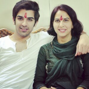 Paras Chhabra Instagram - Meri Maa pyaari Maa 😍😚😘😙😗