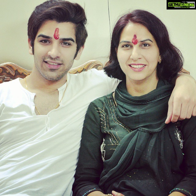 Paras Chhabra Instagram - Meri Maa pyaari Maa 😍😚😘😙😗