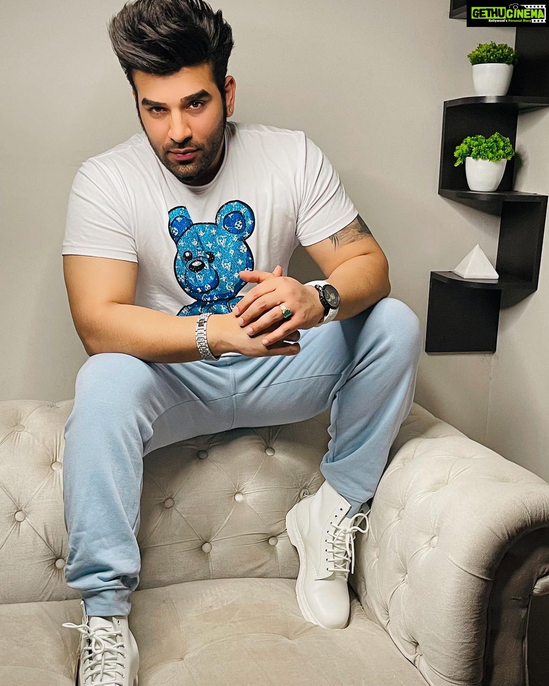 Paras Chhabra Instagram - 💪😎 #paraschhabra #parasarmy