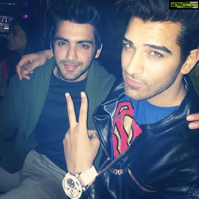 Paras Chhabra Instagram - Boulevards wid @arjitaneja @akangshee @ssarakhan @injelkhann....