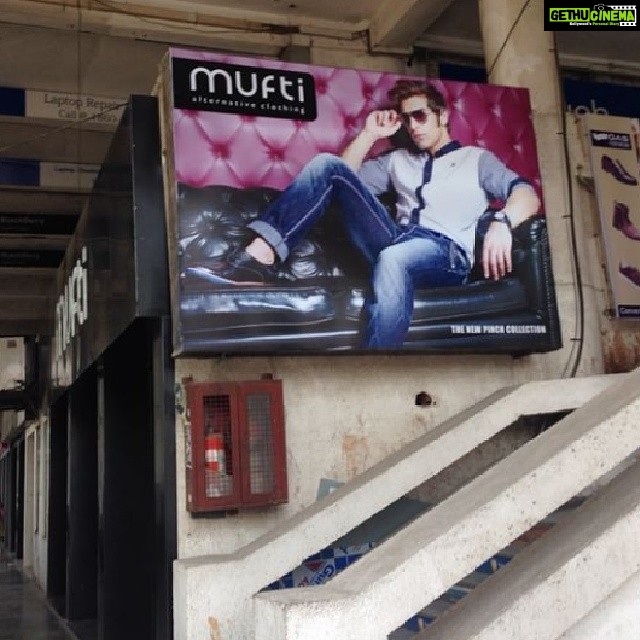 Paras Chhabra Instagram - In Delhi @district center ☆☆☆☆☆