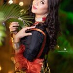 Parineeta Borthakur Instagram - Love & light Make-up & hair by @manash_rabha_makeover Photography by @unique_borah_photography Costume by @handloom_hues & @pallabibaishya93 Jewellery by @ranjus_paridhan . . #sunday #picoftheday #parineetaborthakur #indianactress #potraitphotography