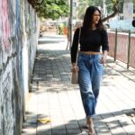 Parineeta Borthakur Instagram - Heels broke while walking, but I continued 👠 . . . #motivation #highheels #keepwalking #neverfilter #constant #parineetaborthakur #saturday