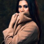 Parineeta Borthakur Instagram - I stalk (Oops! I mean) Eyes talk 😜 See you tomorrow 🤎 📸@abyjitphoto . . . #justforfun #lastpicoftheyear #homeshoot #homephotography #abyjitphotography #parineetaborthakur #parinnitaborthakur #selfmakeup #darkeyes #smokeyeyes #indianactor #indianactress #winterwear Mumbai, Maharashtra
