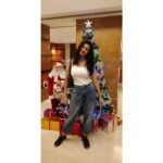 Parineeta Borthakur Instagram - Ho! Ho! Ho! . #righthererightnow #livephoto #christmas2020 Sun n Sand,Juhu