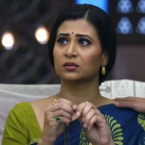 Parineeta Borthakur Instagram - Are you guys watching Gupta Brothers? You better watch okay 🤗😘
Reposted from @starbharat बताइए हमें कॉमेंट्स में आगे क्या होगा?
#गुप्ताब्रदर्ज़,
 सोम-शुक्र, रात 9:30 बजे, सिर्फ़ STAR भारत पर।

@hitentejwani @aakashh_mukherjee @imsatyatiwari @sonal_1206 @parineetaborthakur @iam.meetmukhi28 @immaheshpandey @maheshpandeyproductions