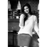 Parineeta Borthakur Instagram - Smile an everlasting smile, A smile can bring you near to me... . . #parineetaborthakur #goodvibes #blackandwhite #wednesdayvibes #picoftheday #smilemore Powai