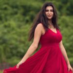 Parineeta Borthakur Instagram - Happy weekend people! Stay safe 🤗 . . #weekend #parineetaborthakur #staysafe #picoftheday