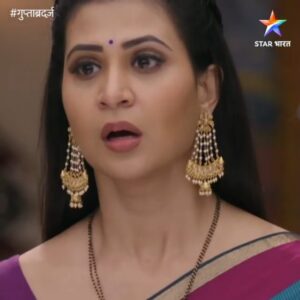 Parineeta Borthakur Instagram - Reposted from @starbharat क्या रजत की ग़लती, फिर साथ ले आएगी इन भाइयों को?
#गुप्ताब्रदर्ज़, सोम-शुक्र, रात 9:30बजे, सिर्फ़ STAR भारत पर।

@hitentejwani @aakashh_mukherjee @imsatyatiwari @sonal_1206 @parineetaborthakur  @iam.meetmukhi28  @immaheshpandey