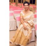 Parineeta Borthakur Instagram – While wearing mekhela sador and mom’s jewellery 🥰
.
.
#assameseattire #mekhelasador #throwback #parineetaborthakur #indianactor