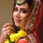 Parineeta Borthakur Instagram - Do you like my bridal look for #guptabrothers? The upcoming track is really interesting, so keep watching "Gupta Brothers" on @starbharat , Monday to Friday 9:30pm and anytime on @disneyplushotstar . Lipstick- Sunkissed by @nyor.in Styled by @karishmasalian6 Assisted by @stylebydeepa and @poonam.parmar.1991 Make-up by @makeupbyrupesh , @ranjanmua and myself 😋 Hair by Sheetal Jadhav . #parineetaborthakur #indianbride #indianactor