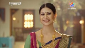Parineeta Borthakur Instagram - Don't forget to watch Gupta Brothers 😁
Reposted from @starbharat क्या होगा हाल गुप्ता ब्रदर्ज़ का, जब उनके साथ आकर रहेगी एक औरत?
#गुप्ताब्रदर्ज़, कल रात 9:30 बजे, सिर्फ़ STAR भारत पर। 

@hitentejwani @aakashh_mukherjee @imsatyatiwari @sonal_1206 @parineetaborthakur