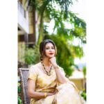Parineeta Borthakur Instagram - Wearing my favourite- Traditional Assamese mekhela sador & Assamese jewellery ☺️ Lip shade- SPOTLIGHT by @nyor.in mixed with a matte lip crayon . . #theassameseinme #mekhelasador #assam #missthegreenery