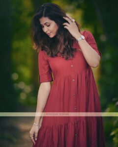 Parineeta Borthakur Instagram - Thank you for this one! @dipankar_boruah_photography .
.
#assam #picoftheday #redandgreen #potraitphotography #majuli #photoshoot #posing #indianactor #parineetaborthakur