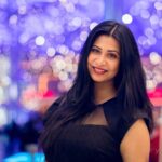 Parineeta Borthakur Instagram - Hope you all are at home, because I am posting this throwback photo from home 😁. 📸@abyjitphoto #stayhome #staysafe #throwback #kuwait