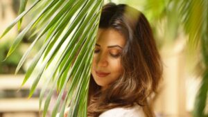Parineeta Borthakur Instagram - Clicked by my nephew @nupurok 
I love this pic 😬
.
.
#nofilter #unedited #justthewayitis