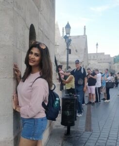 Parineeta Borthakur Instagram - Mumbai's temperature is rising everyday... Let's go to some  place  cooler😉
.
#throwbacksummer 
#weekendplans