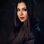 Parineeta Borthakur Instagram - Winter post in summer 🤪 Clicked by none other than @abyjitphoto 🤗 . . . . . . . . #homephotography #homeshoot #redlipstick #blackjacket #nyor #actress #actorslife #mumbai #weekend #nightlife #poser #dark #picoftheday #photoshoot #mood #goodvibes