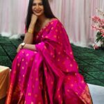 Parineeta Borthakur Instagram - বিয়া ঘৰ 🤳@mouchumisharma333 . . . . #assameselook #assamesewedding #mekhelasador #paatsilk #pink #allpink #picoftheday #Weddings #poser #casualclick #informalpic #parineetaborthakur