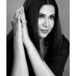 Parineeta Borthakur Instagram - "Be alone, that is when ideas are born." – Nikola Tesla 🌸 📸 @anup.baruah 💄@pranjal_pratim_makeup_artist . . . . . . . . #notlonely #alone #aloneandhappy #tuesdaythoughts #lovethinking #parineetaborthakur #indianactress #assamesegirl #deepthinking #ethicalliving