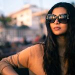 Parineeta Borthakur Instagram - Do you see what I sea? 📸@abyjitphoto . . . #sea #sunset #beach #mumbaibeach #sunkissed #ParineetaBorthakur #parineetaborthakur #Parineeta #casualstyle #beigeaesthetic #potraitphotography #ocean