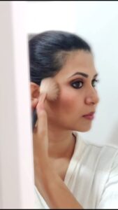 Parineeta Borthakur Instagram - @parineetaborthakur  wearing SPOTLIGHT 💋 
.
.
.
#reels #nyorindia #nyor #reelsinstagram #parineetaborthakur #veganluxury #veganbeauty #veganlifestyle #vegancosmetics #spotlight #lipplumper #lipcare #beforeandafter