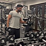 Parmish Verma Instagram - Aain Khachan Maar Maar tan ni aaunda tu Surkhiyan Ch… #Mental