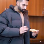Parmish Verma Instagram - #Ad Why settle for just peanuts, when you can get more? Well, I never settle for less, and even you should not. So I tried the WOW Life Science Crunchy Superseeds Peanut Butter which now comes with the power of super-seeds and is 100% natural! Go & get yours now! Use my code Parmish20 on wow.health #wowlifescienceindia #bestpeanutbutter #arepeanutbuttersshealthy #pehlehealth #peanutbutter #protein #jaggerypowder #sugarfree #nuts #plantprotein #peanut #brownbread #ricecake #fitness #bread #butter #banana