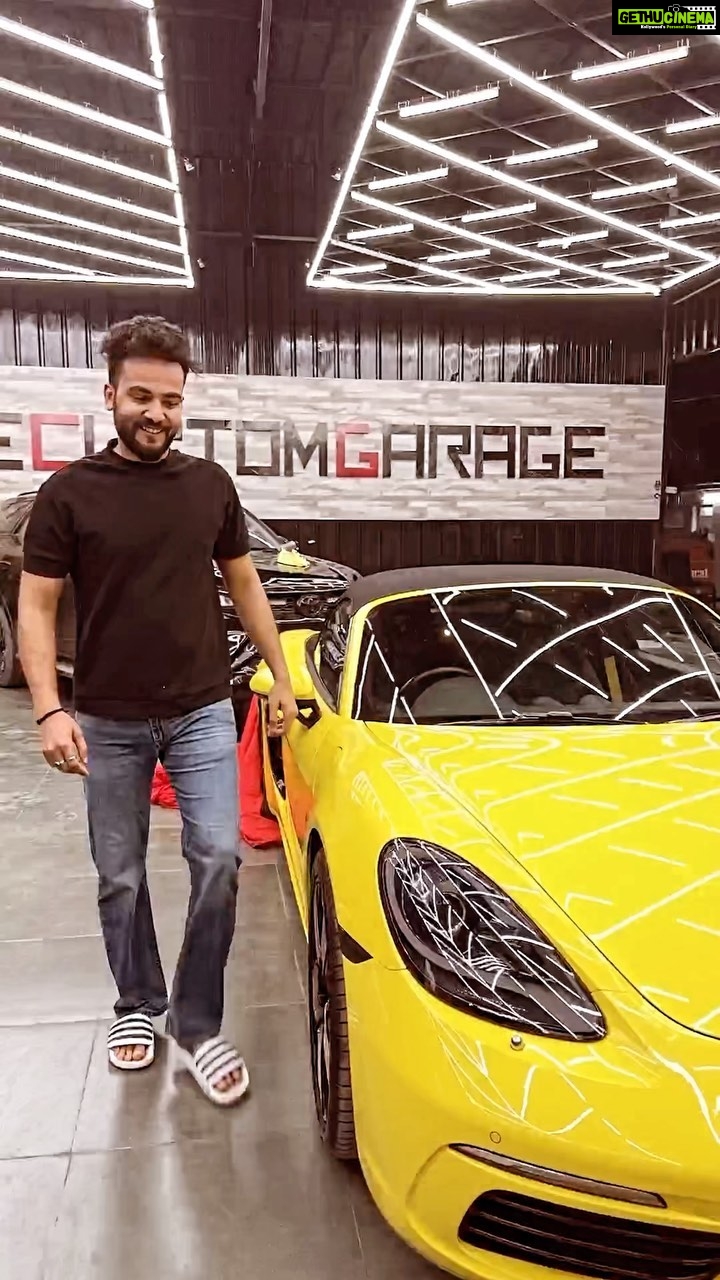 Parmish Verma Instagram - इतने अमीर तो कोन्या के सब कीमे ख़रीद ल्या और इतने गरीब भी कोन्या के ख़ुद बिक जावा। . . Awesome Work Done By @thecustom.garage . . #elvishyadav #reels #noreason