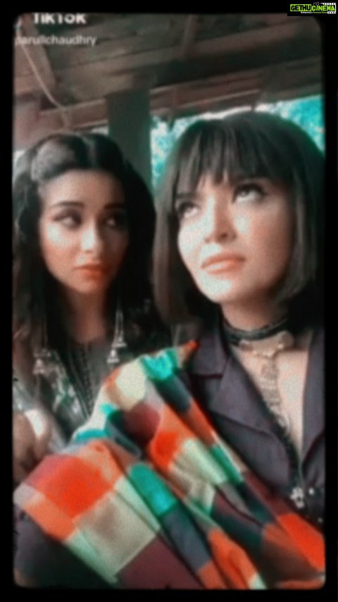 Parull Chaudhry Instagram - Throwback to their dd days!๐ฅบ๐คฃ๐ dt :: them! #parullchaudhry #parullians #thosedays #weloveparullchaudhary #parullkineha #divyadrishti #ashleshashergill #ash #bhagyalakshmi #sbab #reels #reelsinstagram #reelitfeelit #instagood #saasbahuaurbetiyaan #parhaโฅ๏ธ #explore #explorepage #vms #fanedits #fanmade Love and Peace!! ๐๐๐ฉ๏ธ๐