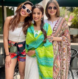 Parull Chaudhry Instagram - Rang barse🎉🎉 @maeramishra @parullchaudhry 
.
.
.
.
.
#holi #ootd #love #bhagyalakshmi #explore