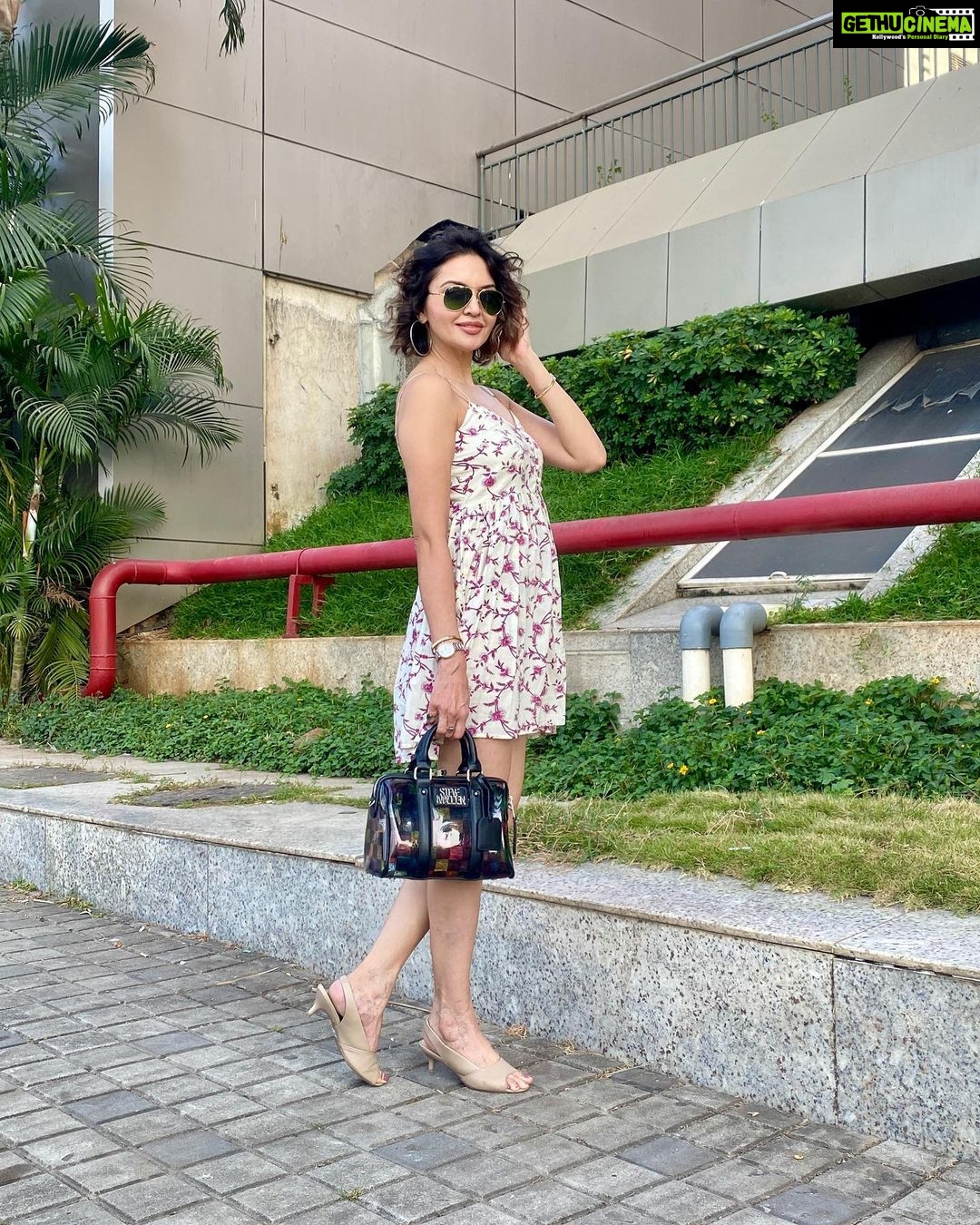 Parull Chaudhry Instagram - Some outfits speak about your personality without you saying a word Gorgeous dress @inaayajaipur Styled by @rimadidthat PR @socialsbyshi #parullchaudhry #actor #influencer #contentcreator #parullians #explore #bhagyalakshmi #jofithaiwohhithai #traveller #vlogger #chaudhryonthego #fashion #fitness #beauty #lifestyle #fashionblogger #beautyblogger #yogini #fitnessmotivation #travel #saasbahuaurbetiyaan #inaayajaipur #dress #dressoftheday #ootd #ootdindia Mumbai - मुंबई