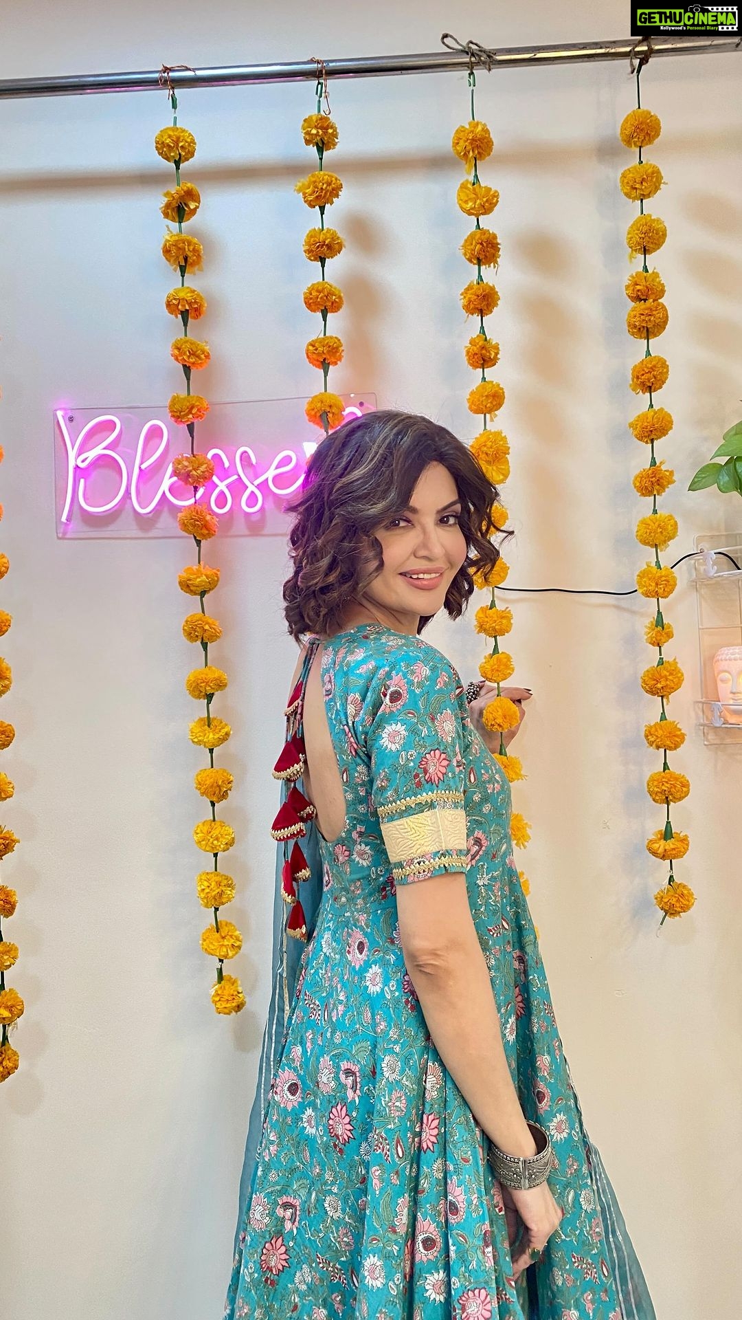 Parull Chaudhry Instagram - The perfect ethnic touch @thakurbaiofficial 💕 Styling by my forever favourite @rimadidthat 💕 PR @socialsbyshi 💕 Jewellery @shaikhaasifa626 💕 Hair @maimunasayyed786 💕 📸 my lovely @bee_vani_ 💕 #parullchaudhry #actor #influencer #contentcreator #parullians #explore #bhagyalakshmi #jofithaiwohhithai #traveller #vlogger #chaudhryonthego #fashion #fitness #beauty #lifestyle #fashionblogger #beautyblogger #yogini #fitnessmotivation #travel #saasbahuaurbetiyaan #reels #reelsinstagram #reelsvideo #reelkarofeelkaro #reelslovers #reelsindia #reelstrending #reelsexplore #reelsinsta