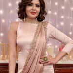 Parull Chaudhry Instagram - Styling on point @tripzarora 💕 @aakanshashukla0803 💕 @shreya_nehal 💕 Karishma Oberoi #bhagyalakshmi 📸 @pramjeetsteelphotographer Jewellery @shaikhaasifa626 💕 Hair @maimunasayyed786 💕 #parullchaudhry #actor #influencer #contentcreator #parullians #explore #bhagyalakshmi #jofithaiwohhithai #traveller #vlogger #chaudhryonthego #fashion #fitness #beauty #lifestyle #fashionblogger #beautyblogger #yogini #fitnessmotivation #travel #saasbahuaurbetiyaan Mumbai - मुंबई