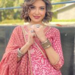 Parull Chaudhry Instagram - They say… Hansi toh phansi 😜 Gorgeous outfit @tara_c_tara 💕 Makeup by me Hair @maimunasayyed786 Jewellery & 📸 @shaikhaasifa626 PR @maverick.communication01 #parullchaudhry #actor #influencer #contentcreator #parullians #explore #bhagyalakshmi #jofithaiwohhithai #traveller #vlogger #chaudhryonthego #fashion #fitness #beauty #lifestyle #fashionblogger #beautyblogger #yogini #fitnessmotivation #travel #saasbahuaurbetiyaan Mumbai - मुंबई