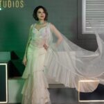 Parull Chaudhry Instagram - There is a reason that I love a Saree so much… swipe to know why? Gorgeous pre draped saree @paaneri_dadar Coordinated by @veertid_99 📸 @lokesh_learns Makeup @makeover_rituu Assisted by @motivaraminakshi Hair @arpana_baria Jewellery @ashok_satra_bridal_jewellery Location @ac0studios #parullchaudhry #actor #influencer #contentcreator #parullians #explore #bhagyalakshmi #jofithaiwohhithai #traveller #vlogger #chaudhryonthego #fashion #fitness #beauty #lifestyle #fashionblogger #beautyblogger #yogini #fitnessmotivation #travel #saasbahuaurbetiyaan #sareelove #saree #sareefashion Mumbai - मुंबई