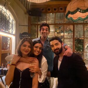 Parull Chaudhry Instagram - #aboutlastnight 

Fabulous night with the amigos ❤️

Thank you @imrohitsuchanti for an amazing evening with fun laughter and lots of dancing. 

And I wish you a great year ahead. Stay handsome, stay cool, stay funny and your goofy self 😛

We love you 

#happybirthday