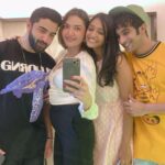 Parull Chaudhry Instagram – #aboutlastnight 

Thank you @rakesh.malhotra89 and Natasha for hosting us, an evening filled with smiles, laughter, jokes, dancing, foooood. 

We love you Raka Sir 

Many more to come. #bhagyalakshmi family Mumbai – मुंबई